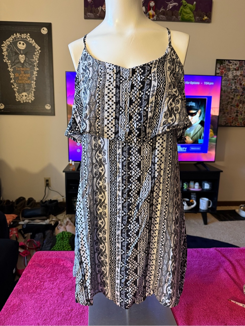 Rue21 Black & White Printed Spaghetti-Strap Tank Top